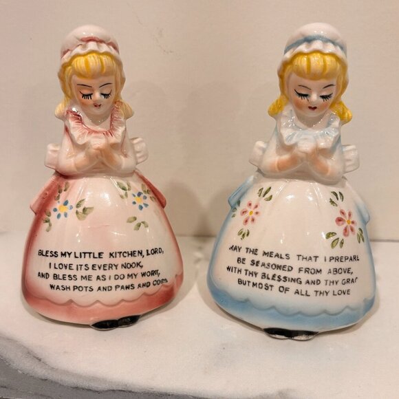 Vintage Enesco Praying Girls Salt and Pepper Shakers Set JAPAN Enesco 1950s - Picture 1 of 10